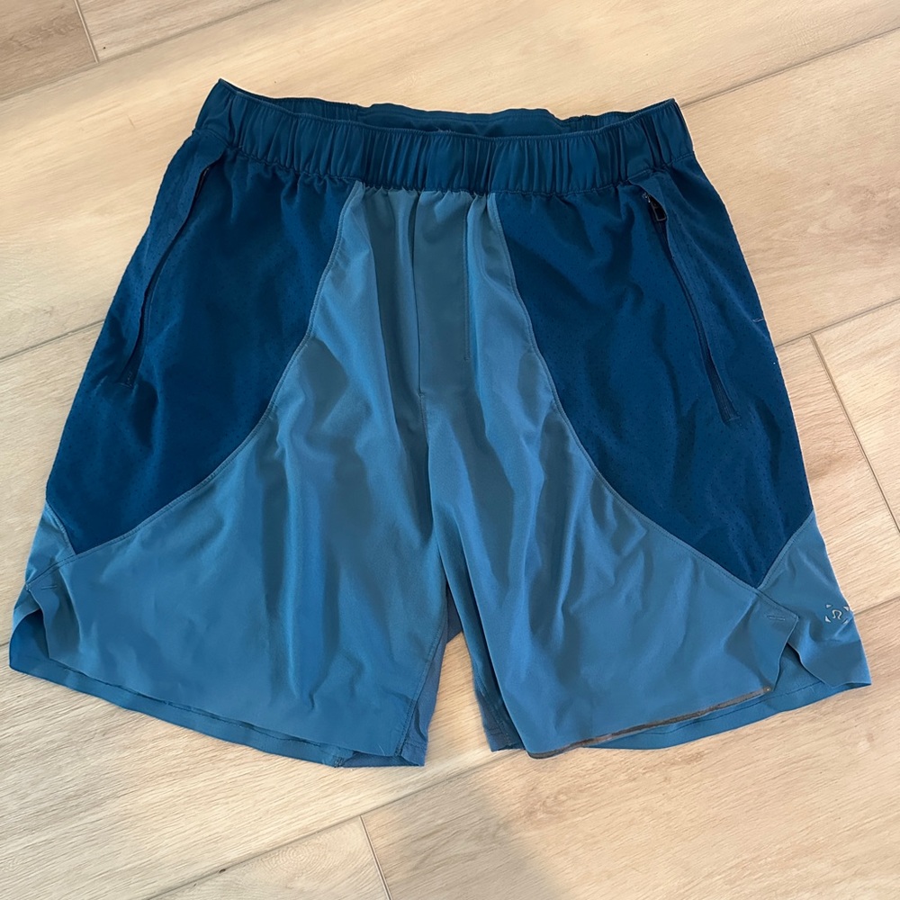 Men’s lulu lemon size S shorts